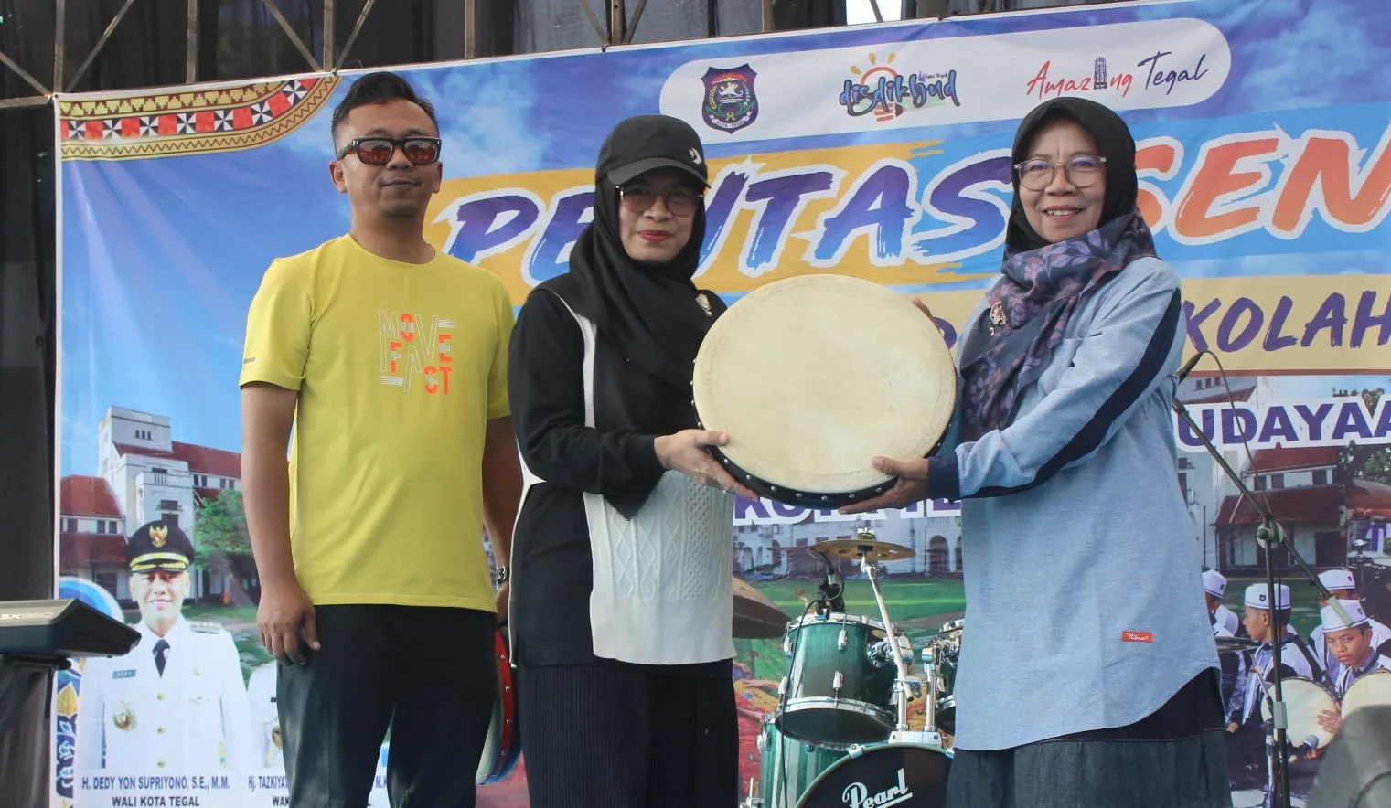 Pentas Seni Masyarakat
